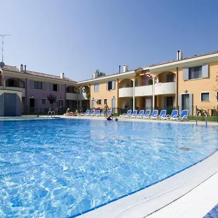 With Swimming Pool - Beahost Apartment